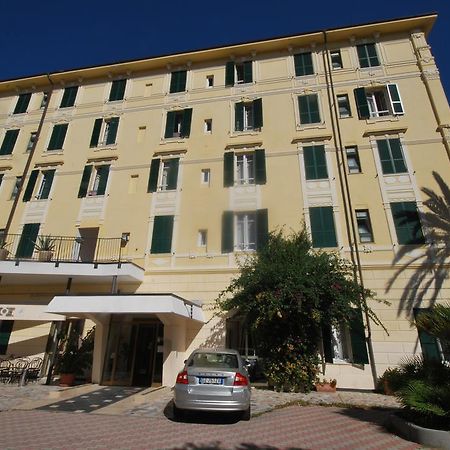 Esperia Hotel Spotorno Esterno foto