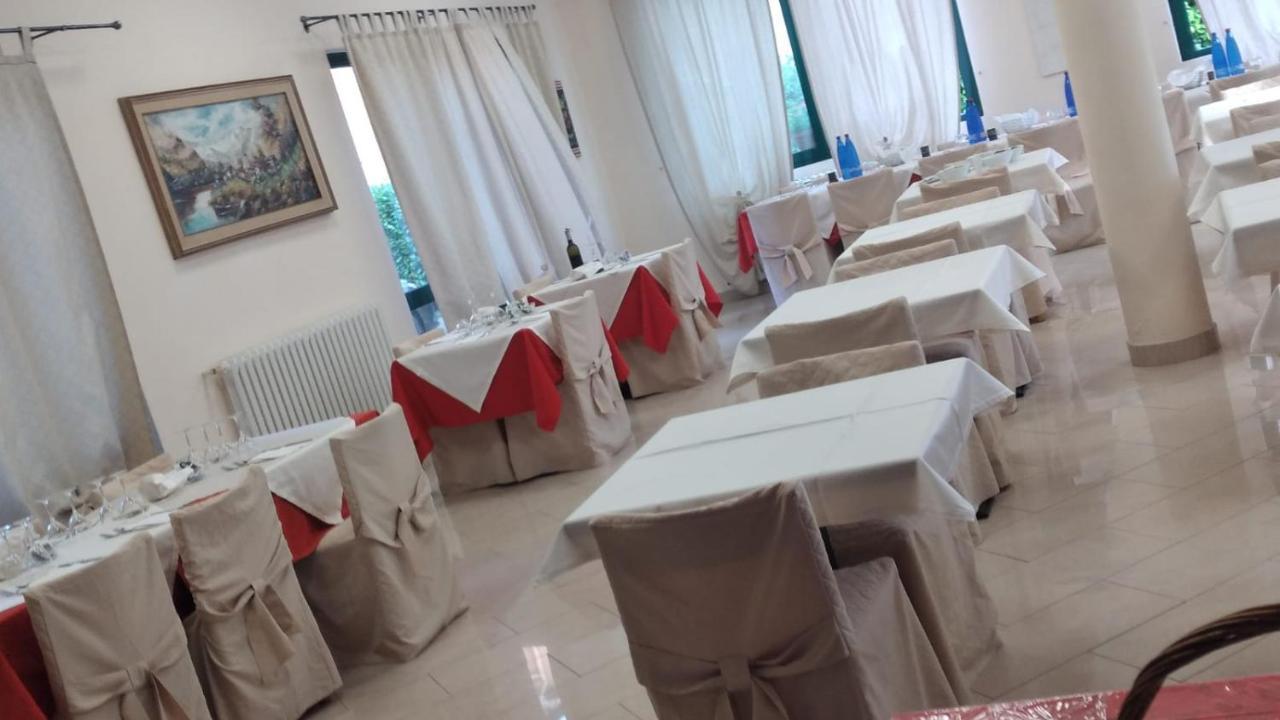 Esperia Hotel Spotorno Esterno foto