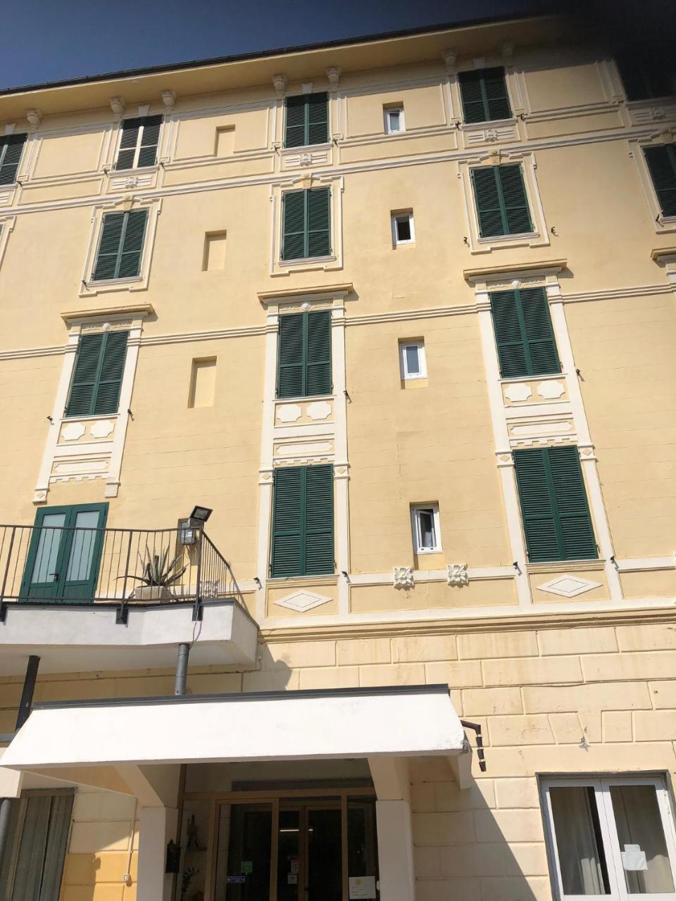 Esperia Hotel Spotorno Esterno foto