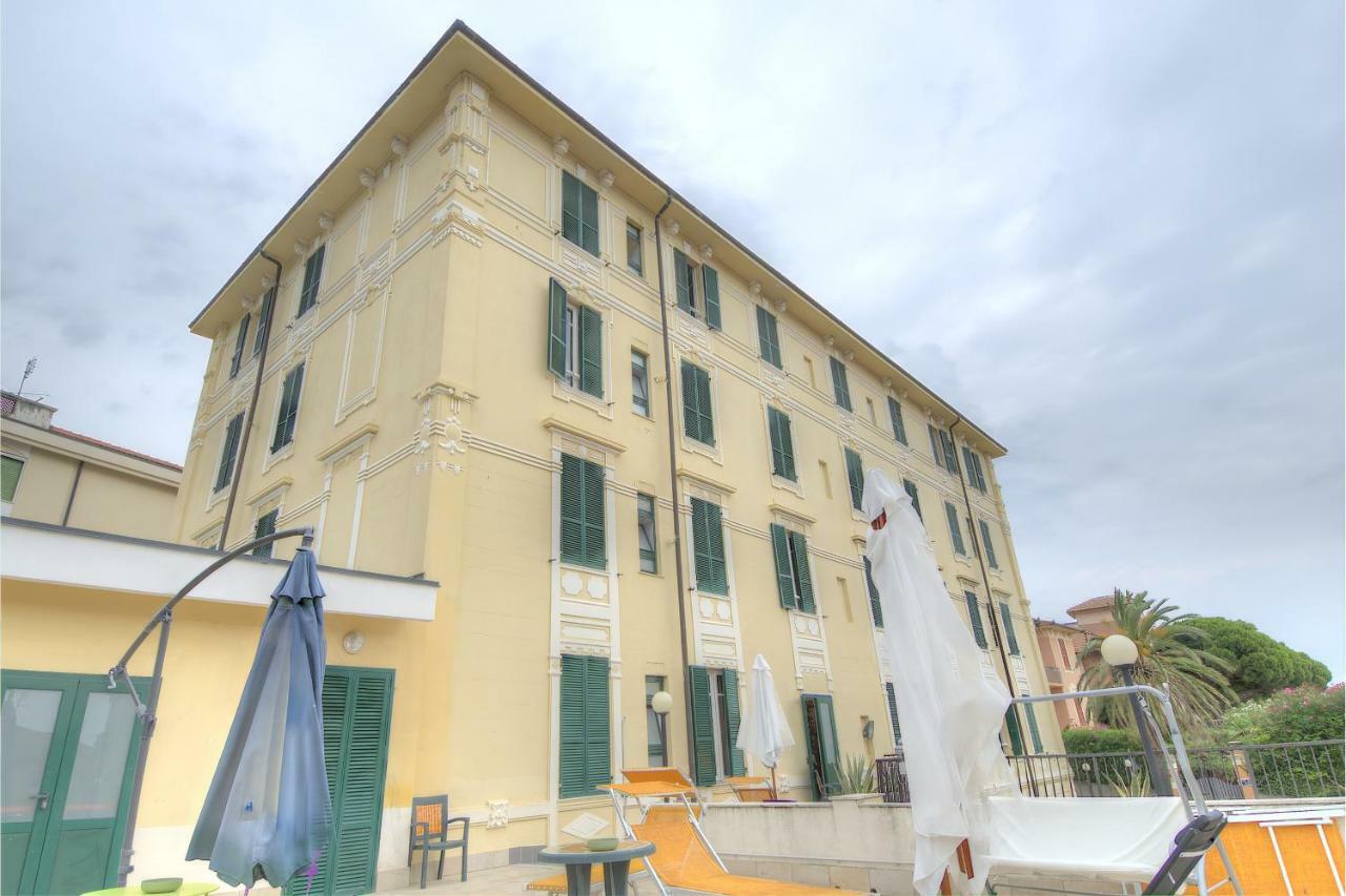 Esperia Hotel Spotorno Esterno foto