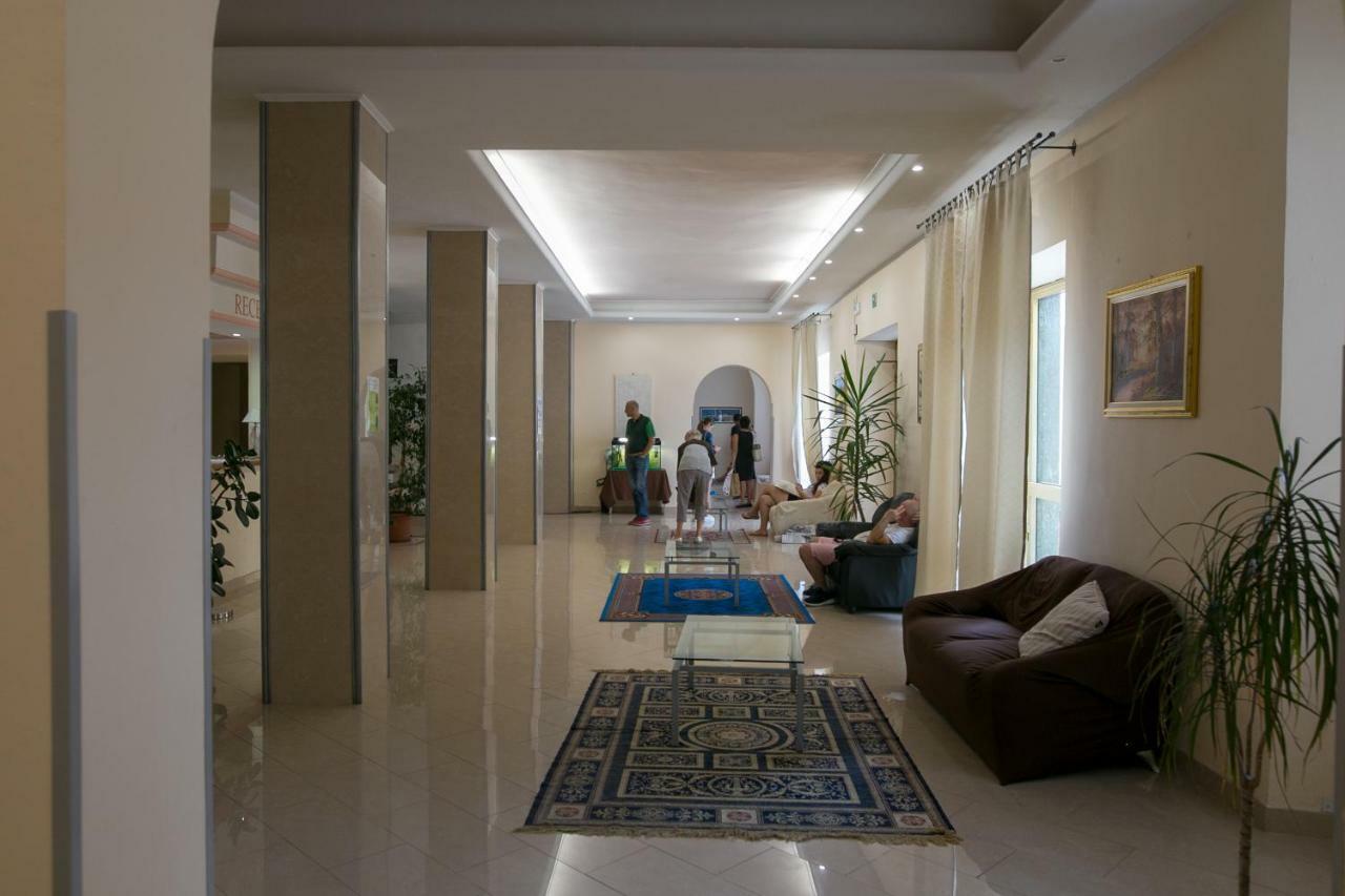 Esperia Hotel Spotorno Esterno foto