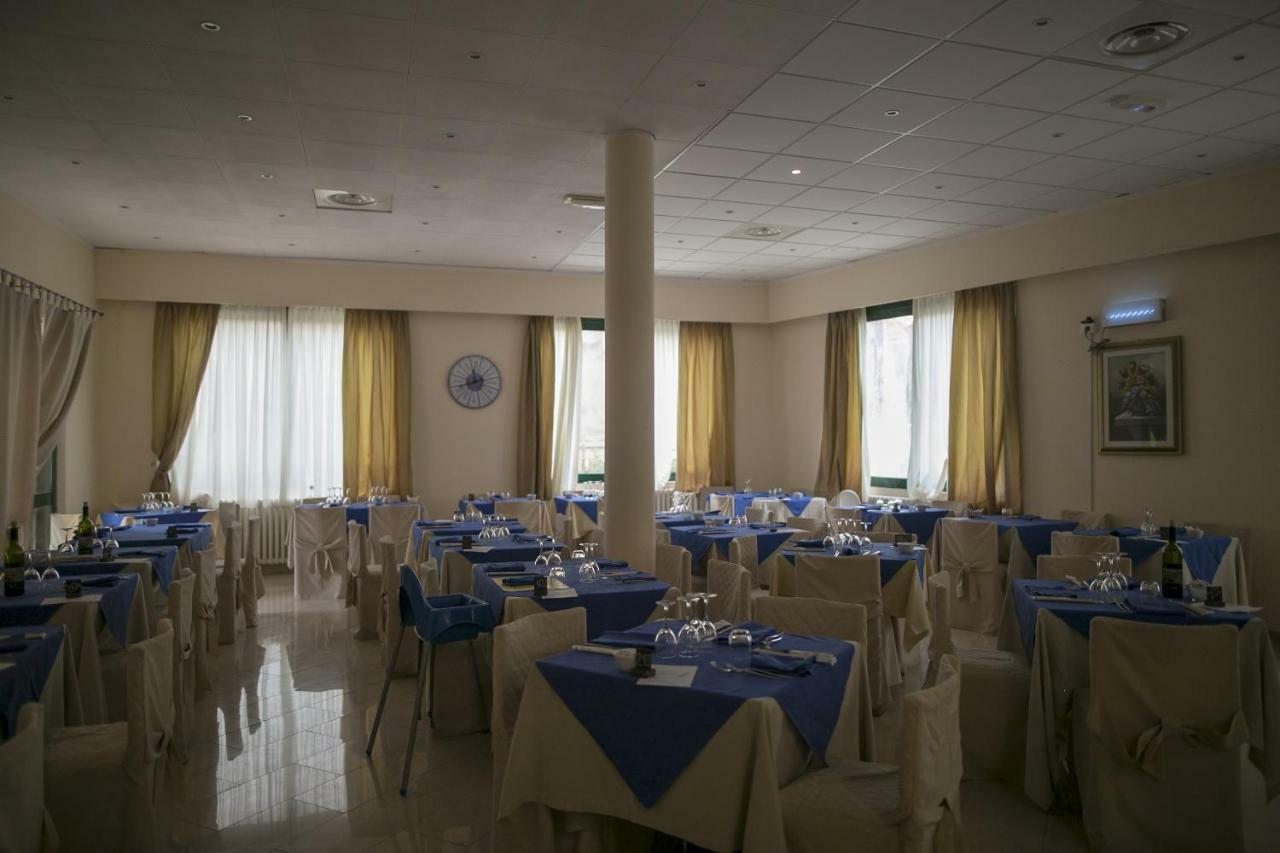 Esperia Hotel Spotorno Esterno foto