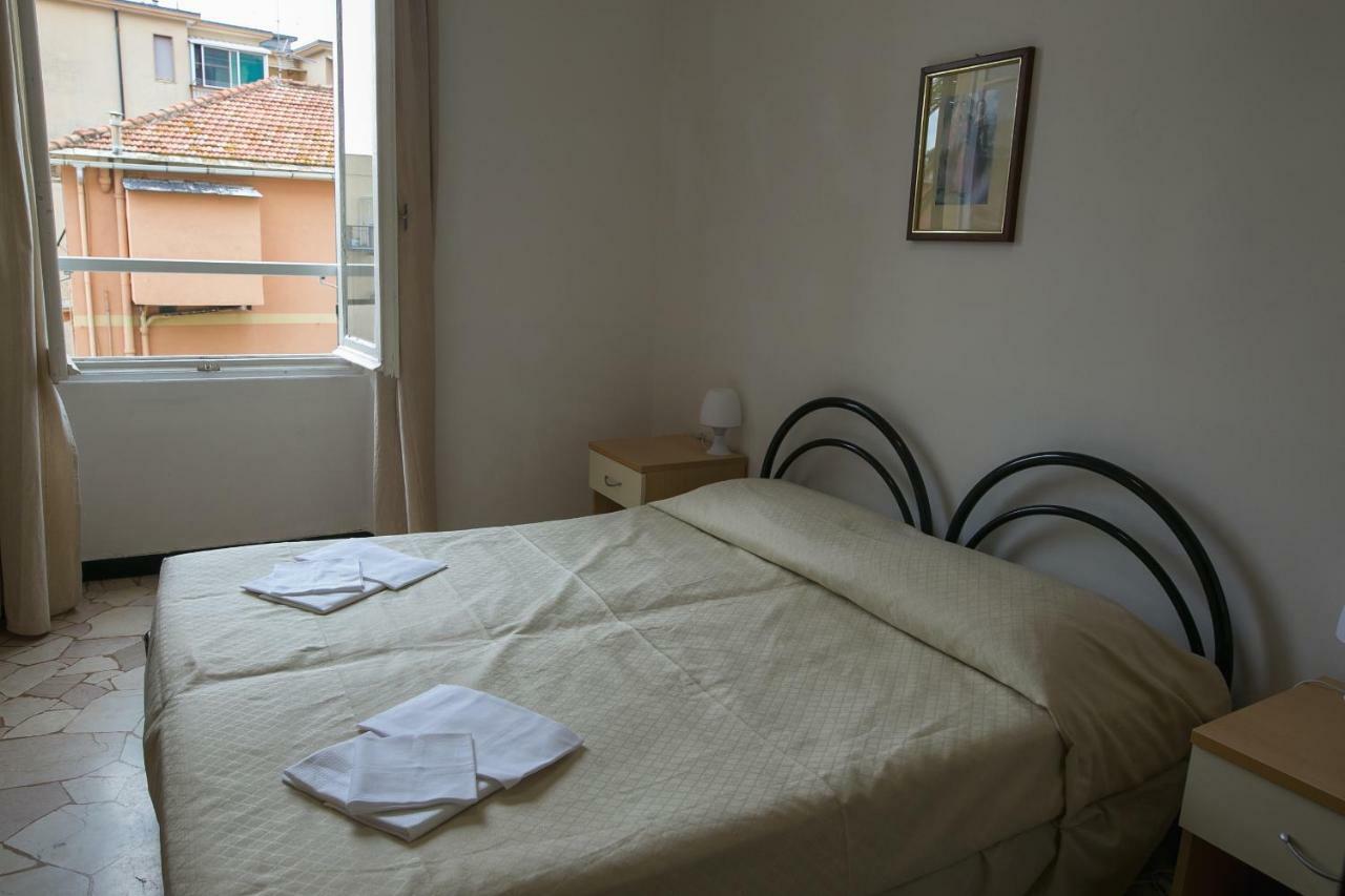 Esperia Hotel Spotorno Esterno foto