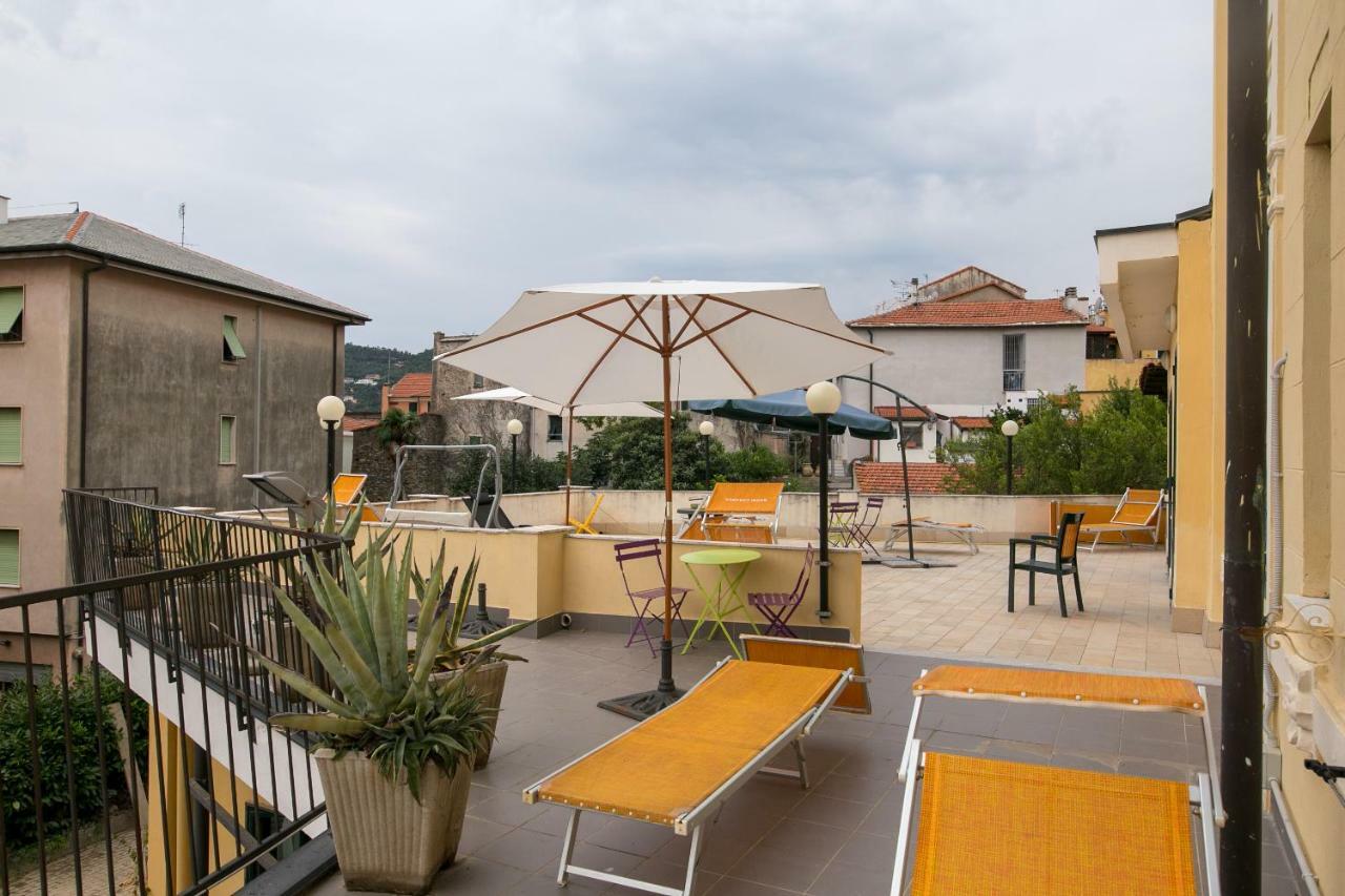 Esperia Hotel Spotorno Esterno foto