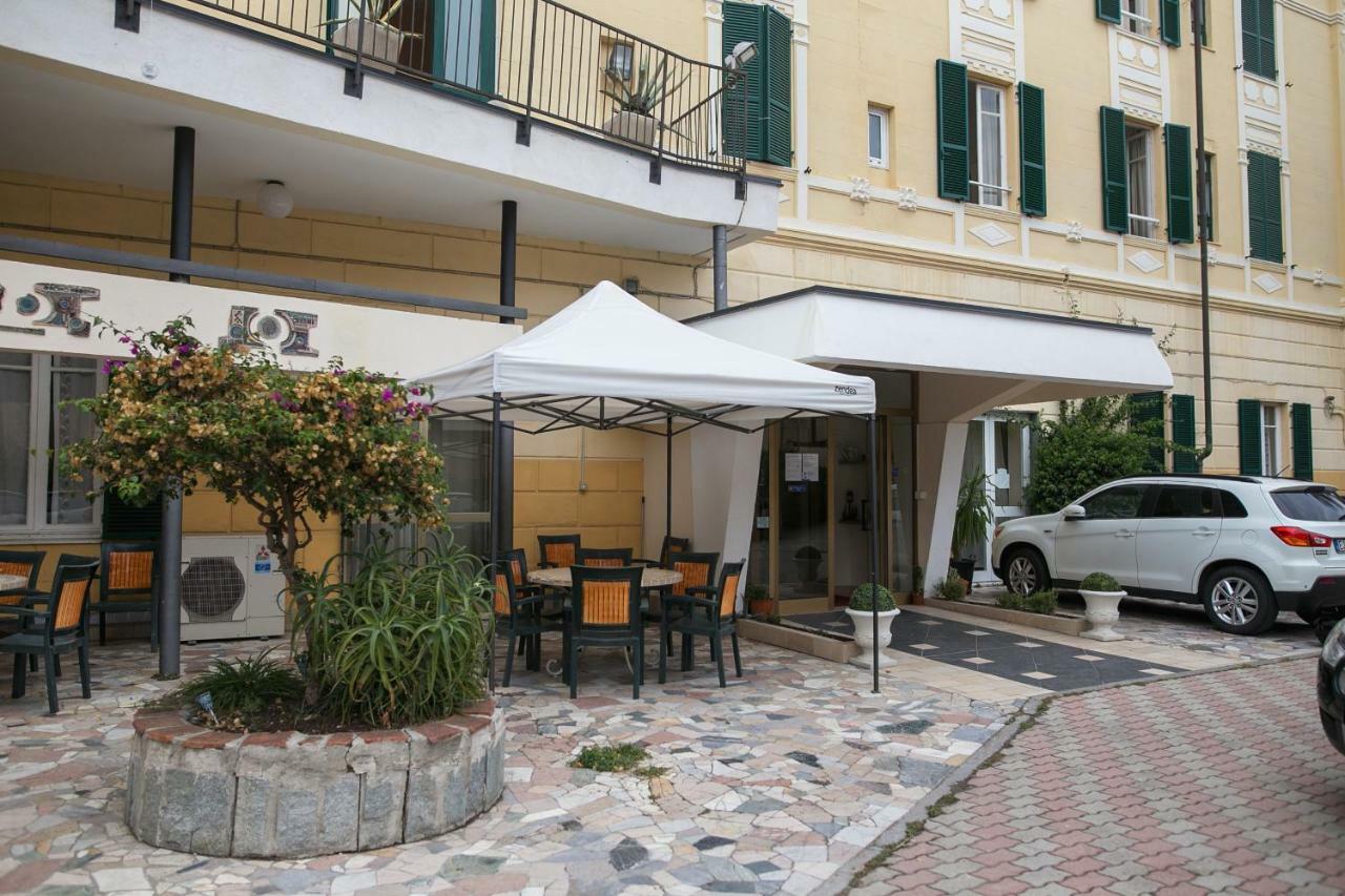 Esperia Hotel Spotorno Esterno foto