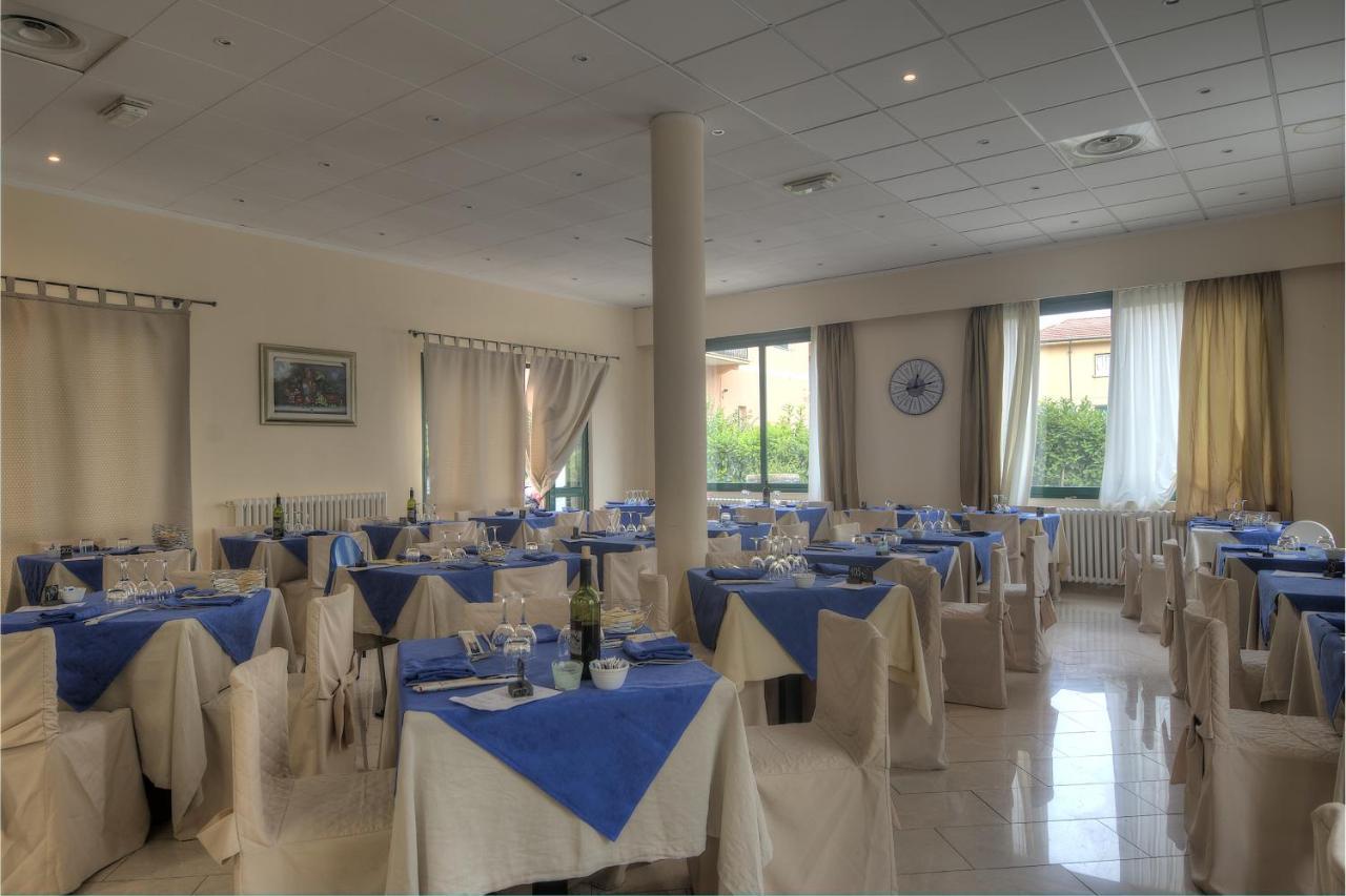 Esperia Hotel Spotorno Esterno foto