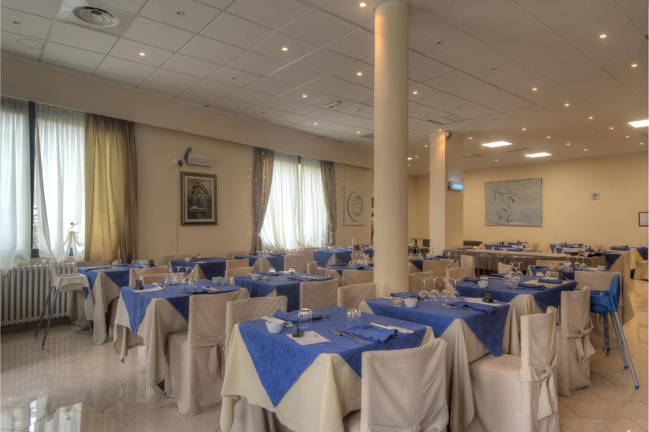 Esperia Hotel Spotorno Esterno foto
