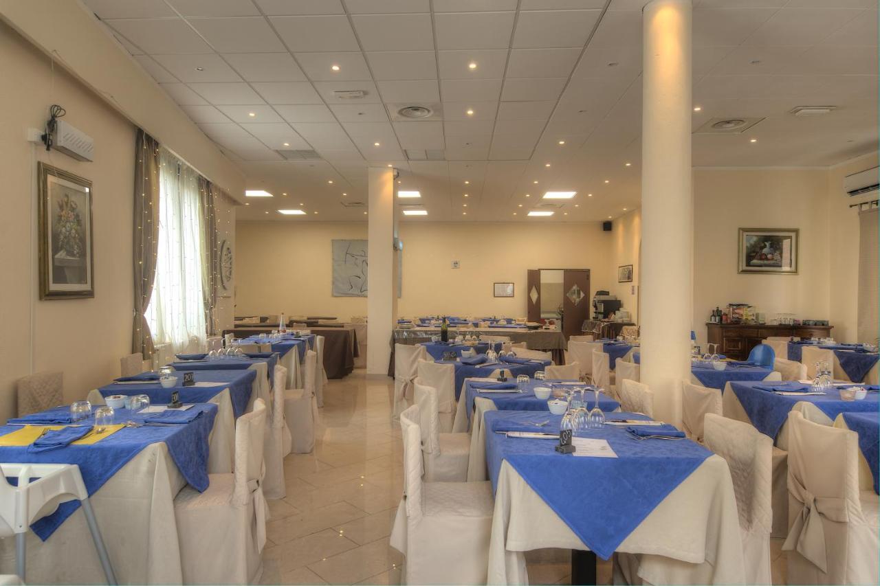Esperia Hotel Spotorno Esterno foto