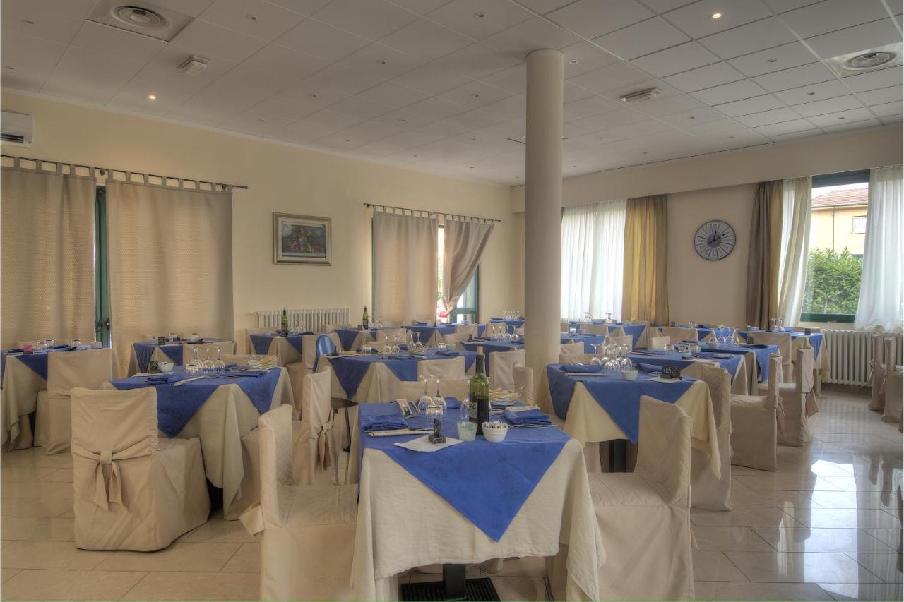 Esperia Hotel Spotorno Esterno foto