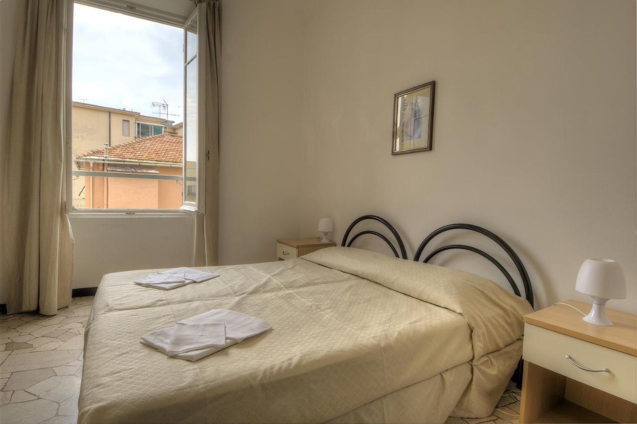 Esperia Hotel Spotorno Esterno foto